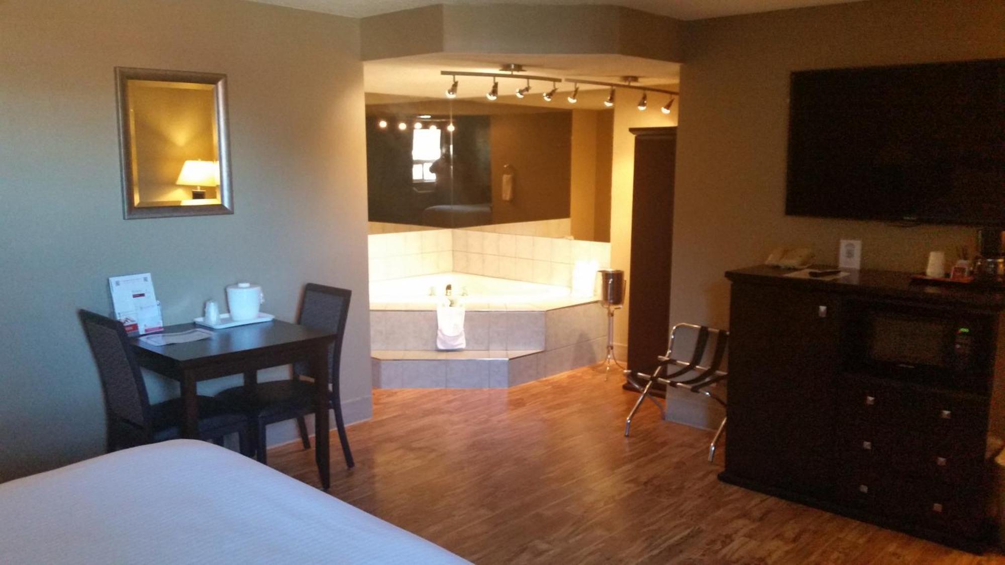 Stonebridge Hotel Fort Mcmurray Phòng bức ảnh