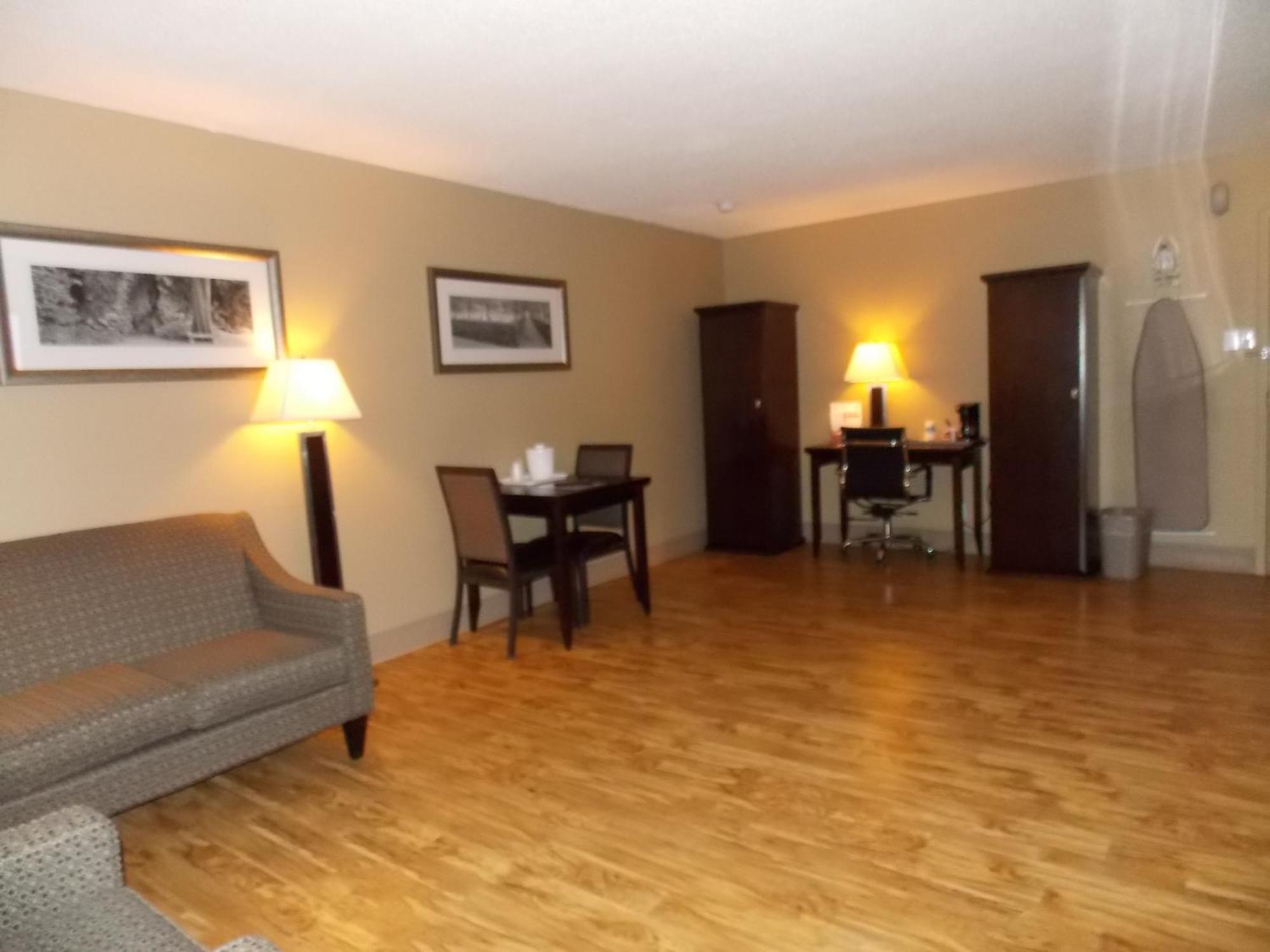 Stonebridge Hotel Fort Mcmurray Phòng bức ảnh