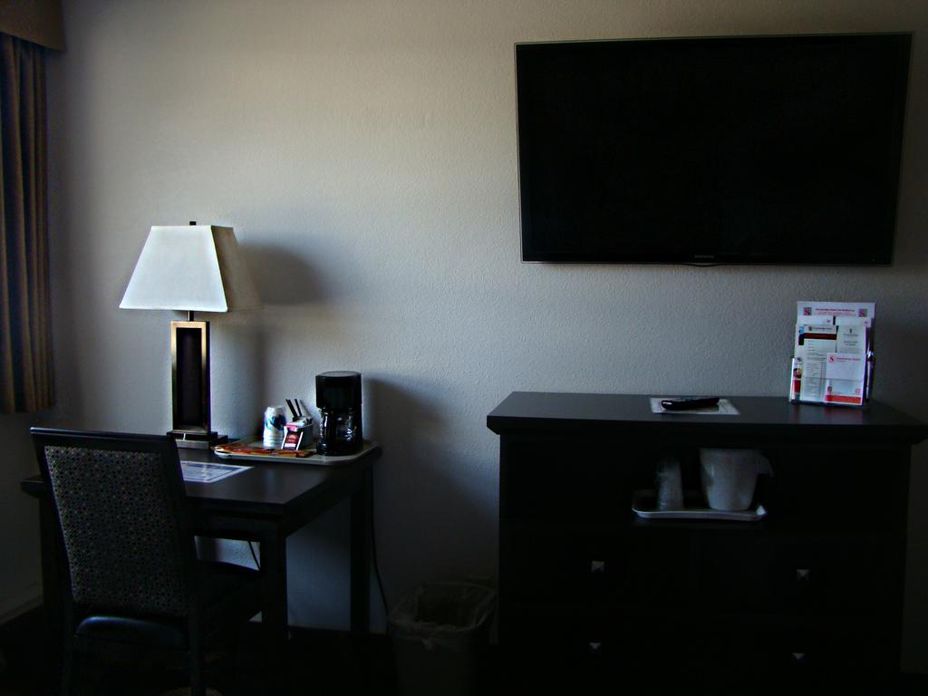 Stonebridge Hotel Fort Mcmurray Phòng bức ảnh